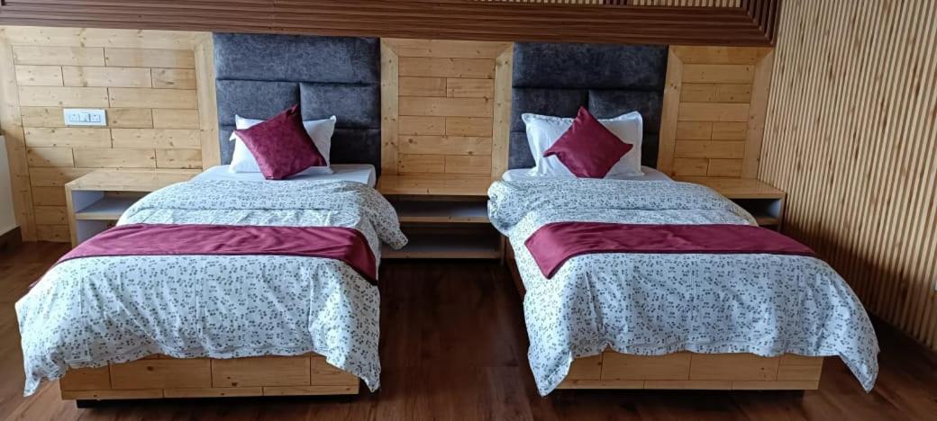 Starry Sky Hotel Joshīmath Extérieur photo