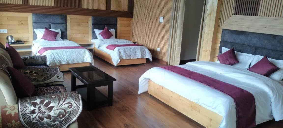 Starry Sky Hotel Joshīmath Extérieur photo