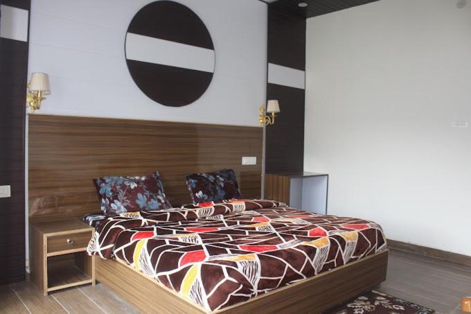 Starry Sky Hotel Joshīmath Extérieur photo