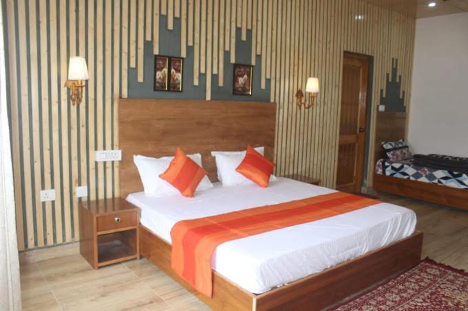 Starry Sky Hotel Joshīmath Extérieur photo